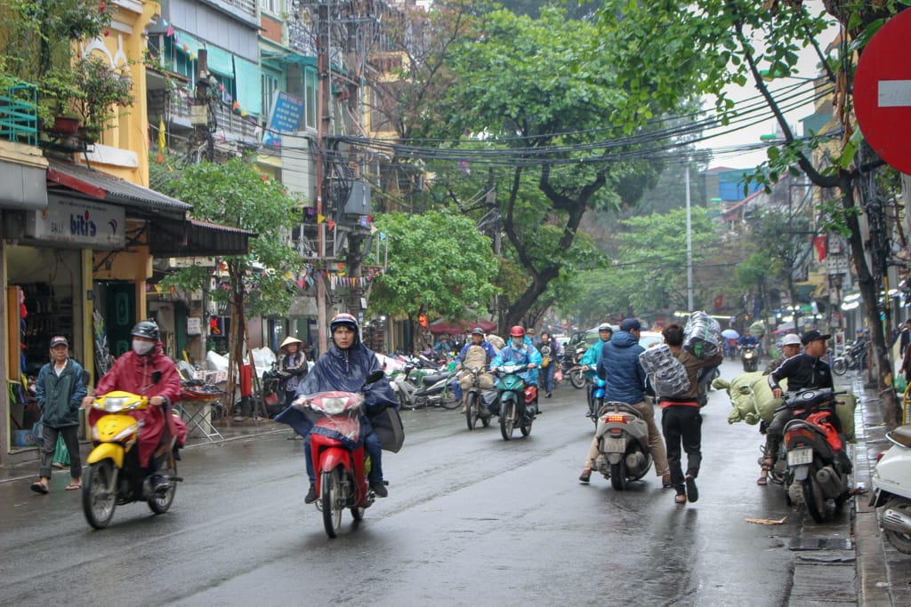 Ruch uliczny, stolica Wietnamu, Hanoi 2019 r.