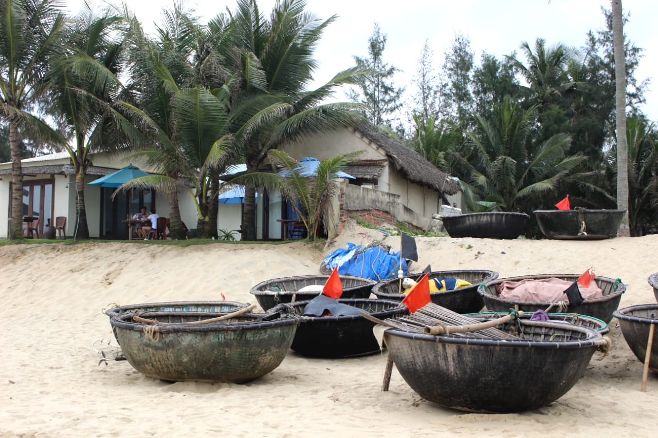 Hoi An - lokalne łodzie, którymi można urządzić sobie spływ rzeką.