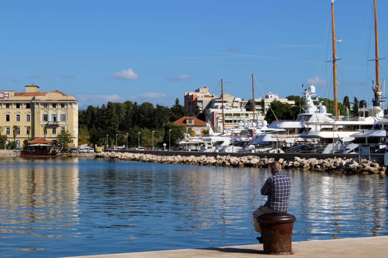 Chorwacja po sezonie -marina przy starym mieście