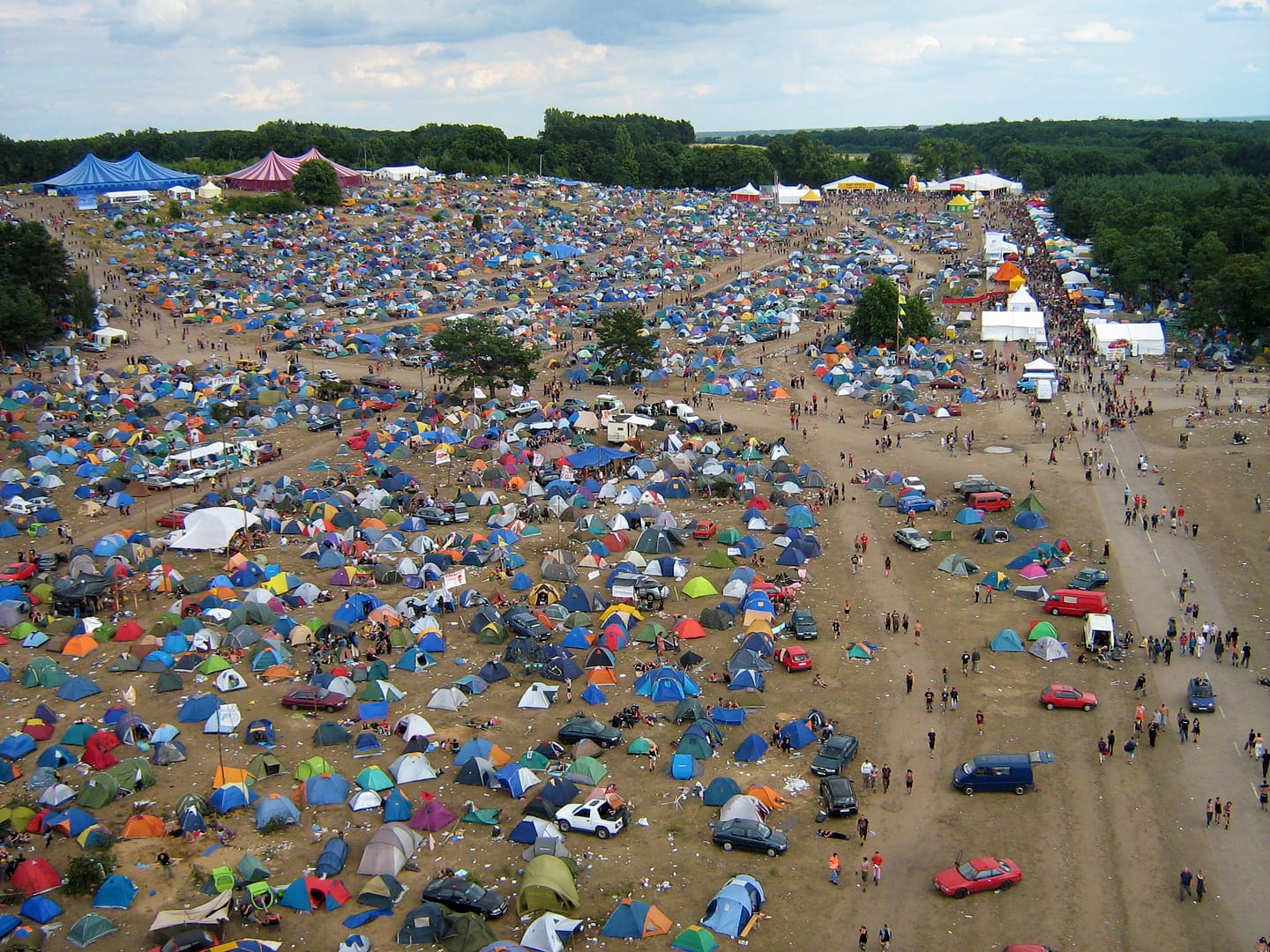 Woodstock 2008 rok - kiedyś na festiwalu było bungee - widok z góry.