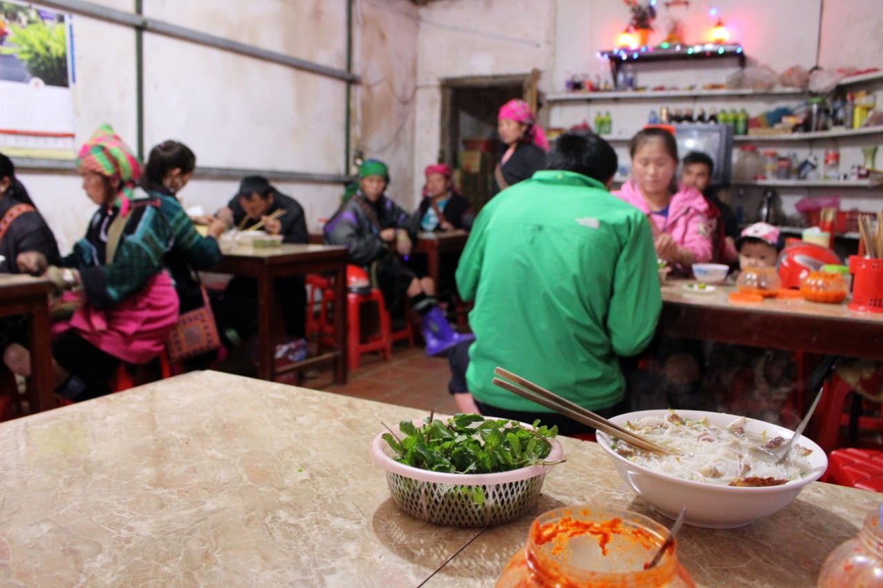 Wietnam ma sporo restauracji, w których stołują się głownie lokalni mieszkańcy.